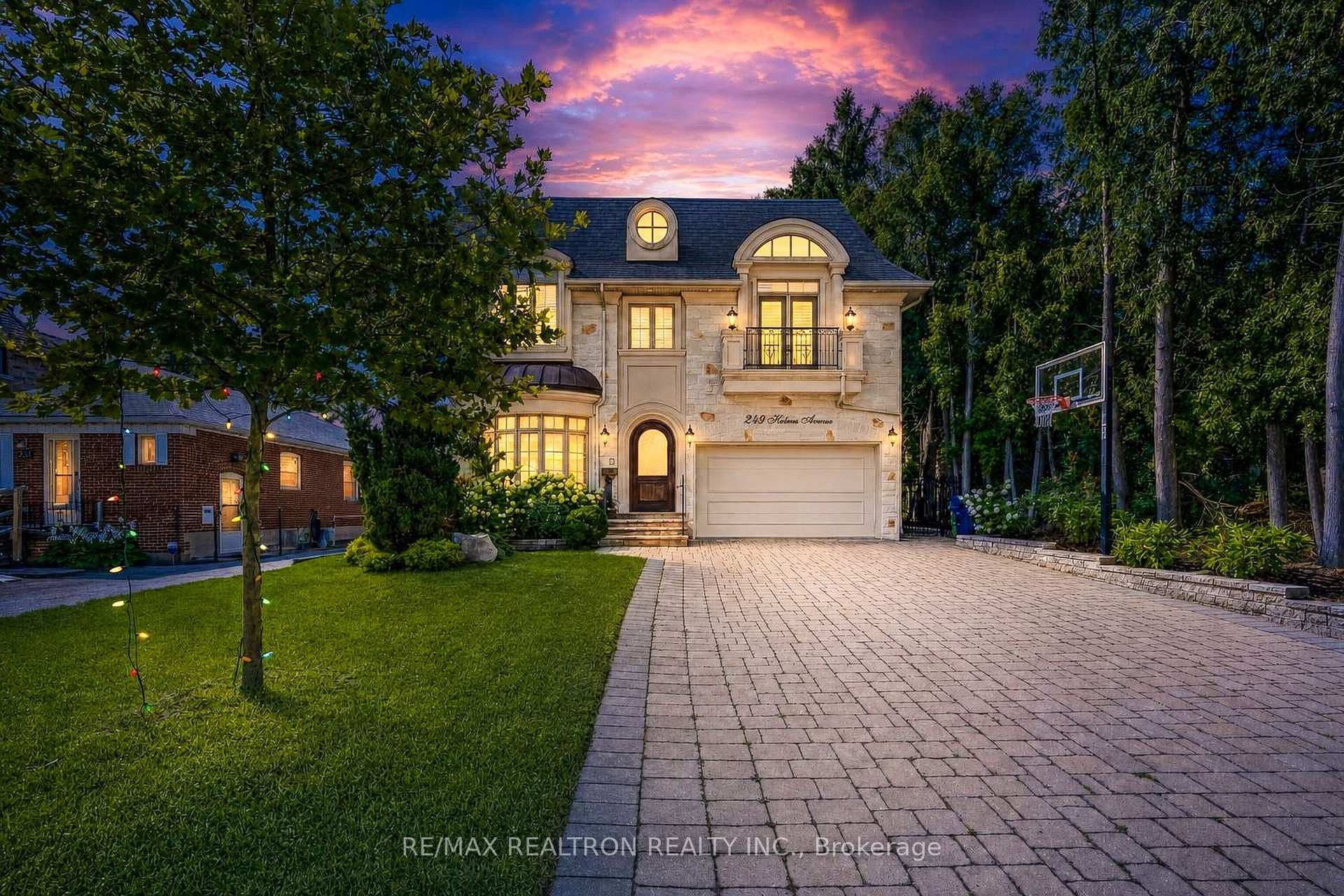 249 Holmes Avenue, Toronto
