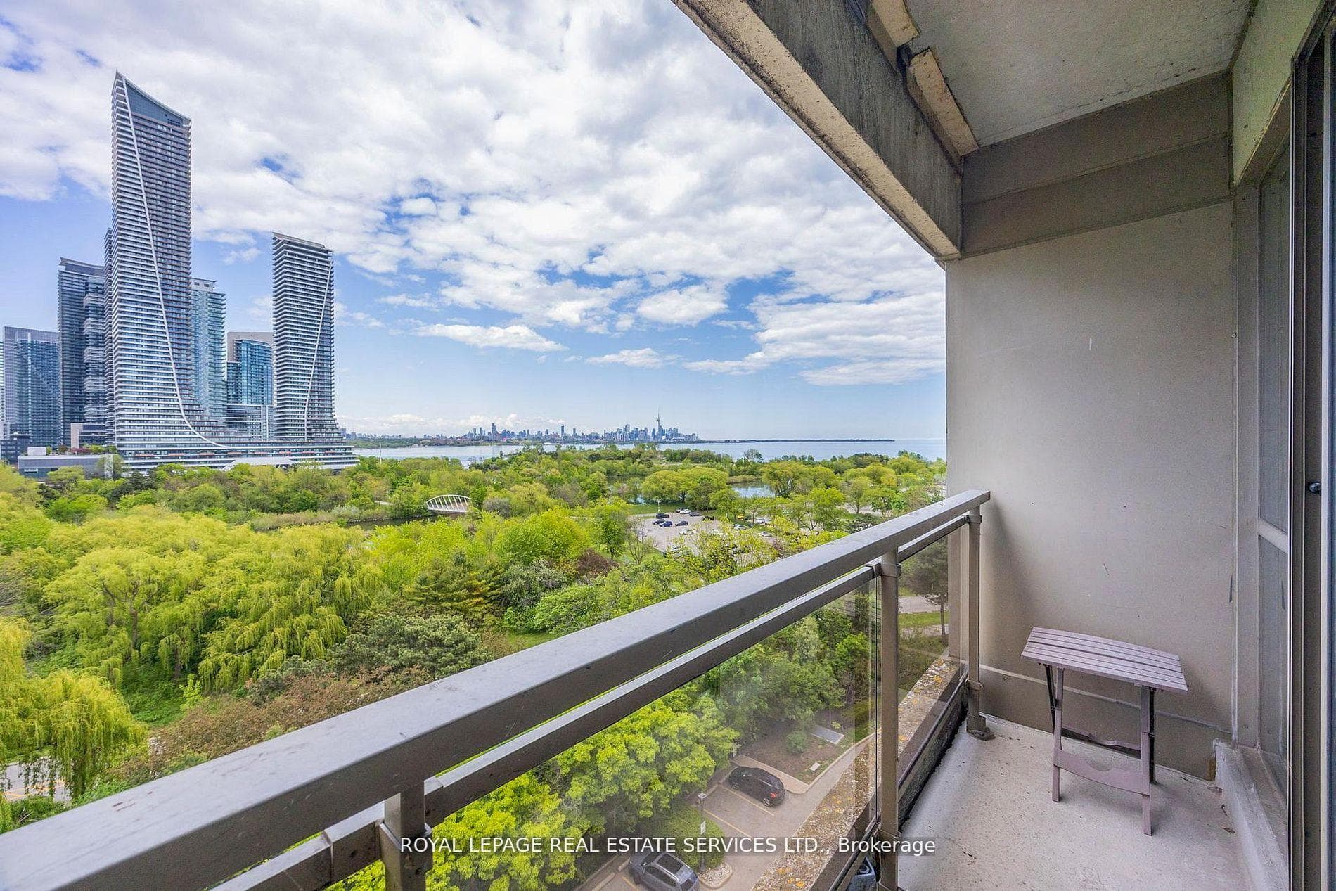 2261 Lake Shore Boulevard, Toronto