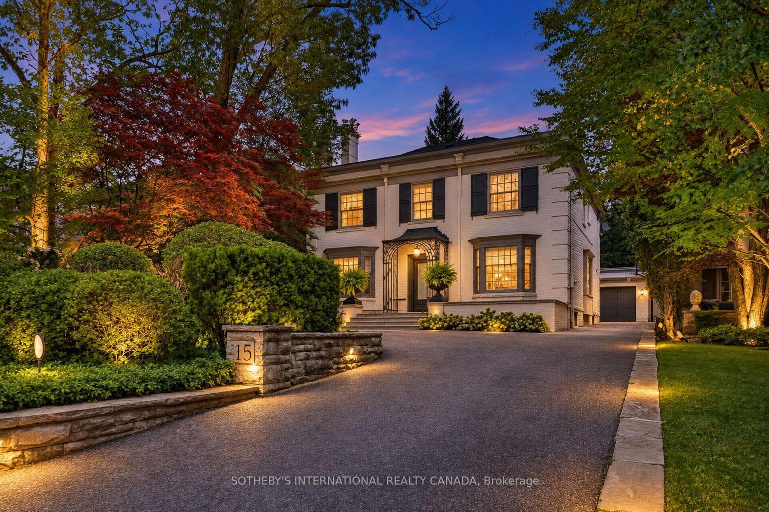 15 Alexandra Wood, Toronto