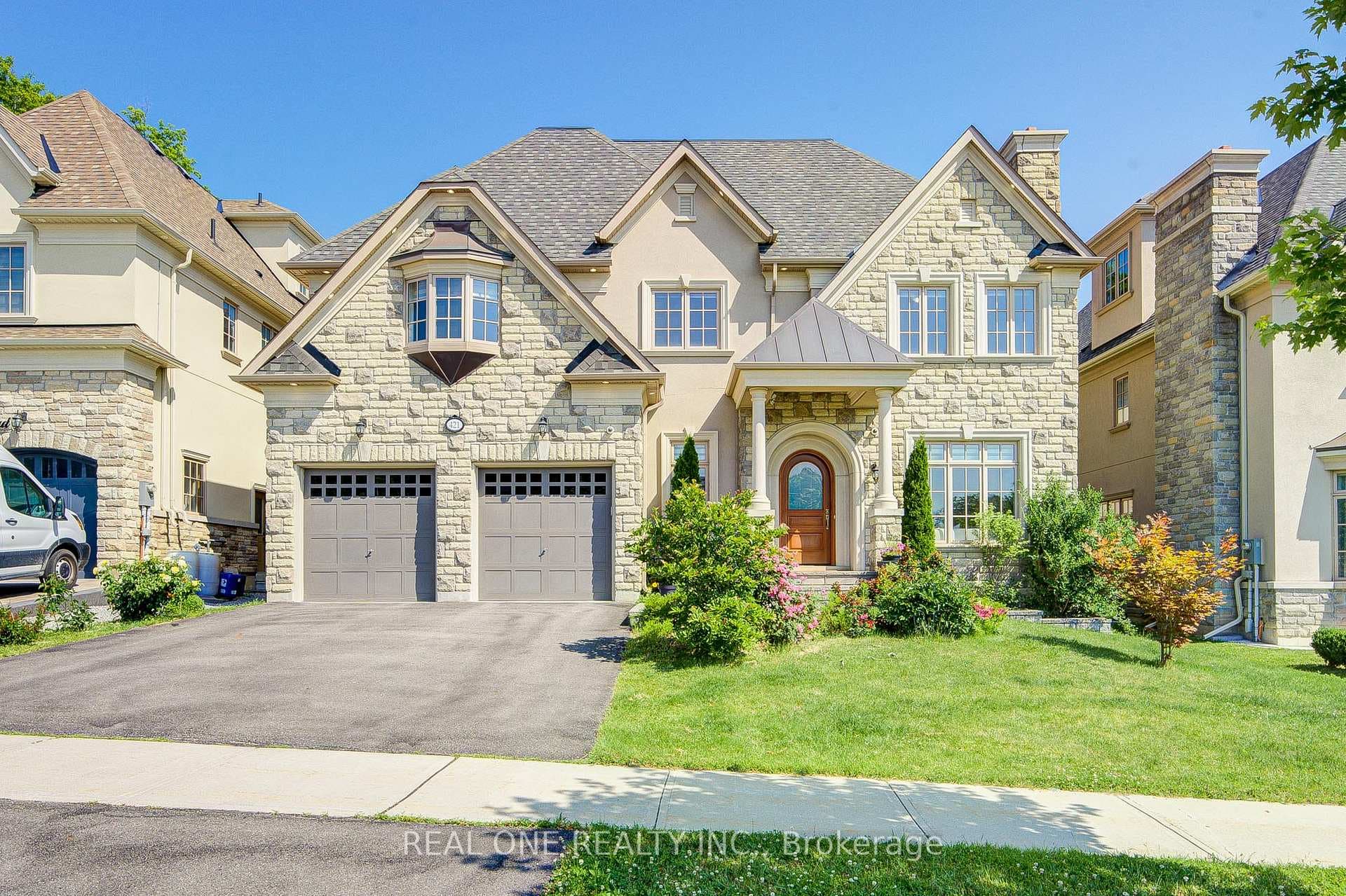 421 Flamingo Road, Vaughan