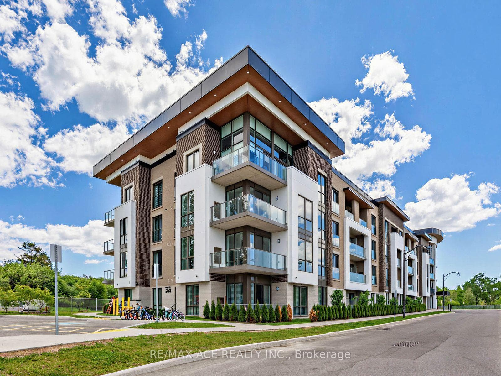 385 Arctic Red Drive, Oshawa