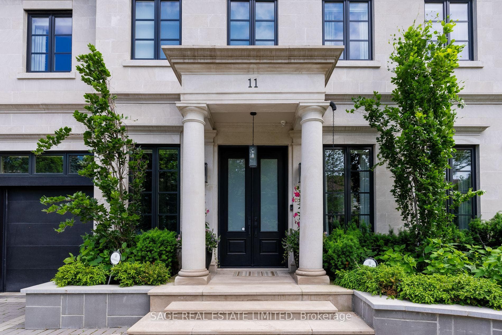 11 Ridgewood Road, Toronto