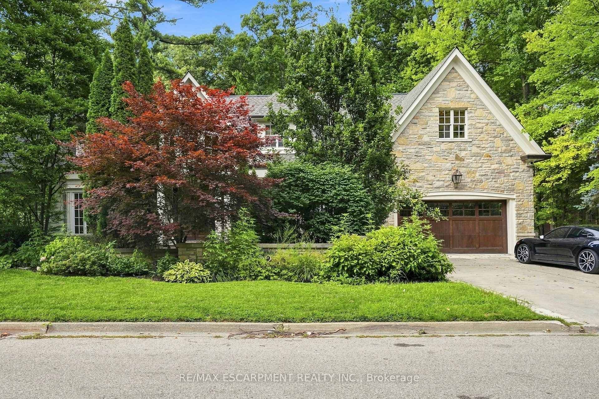 2025 & 2035 Heartwood Court, Mississauga
