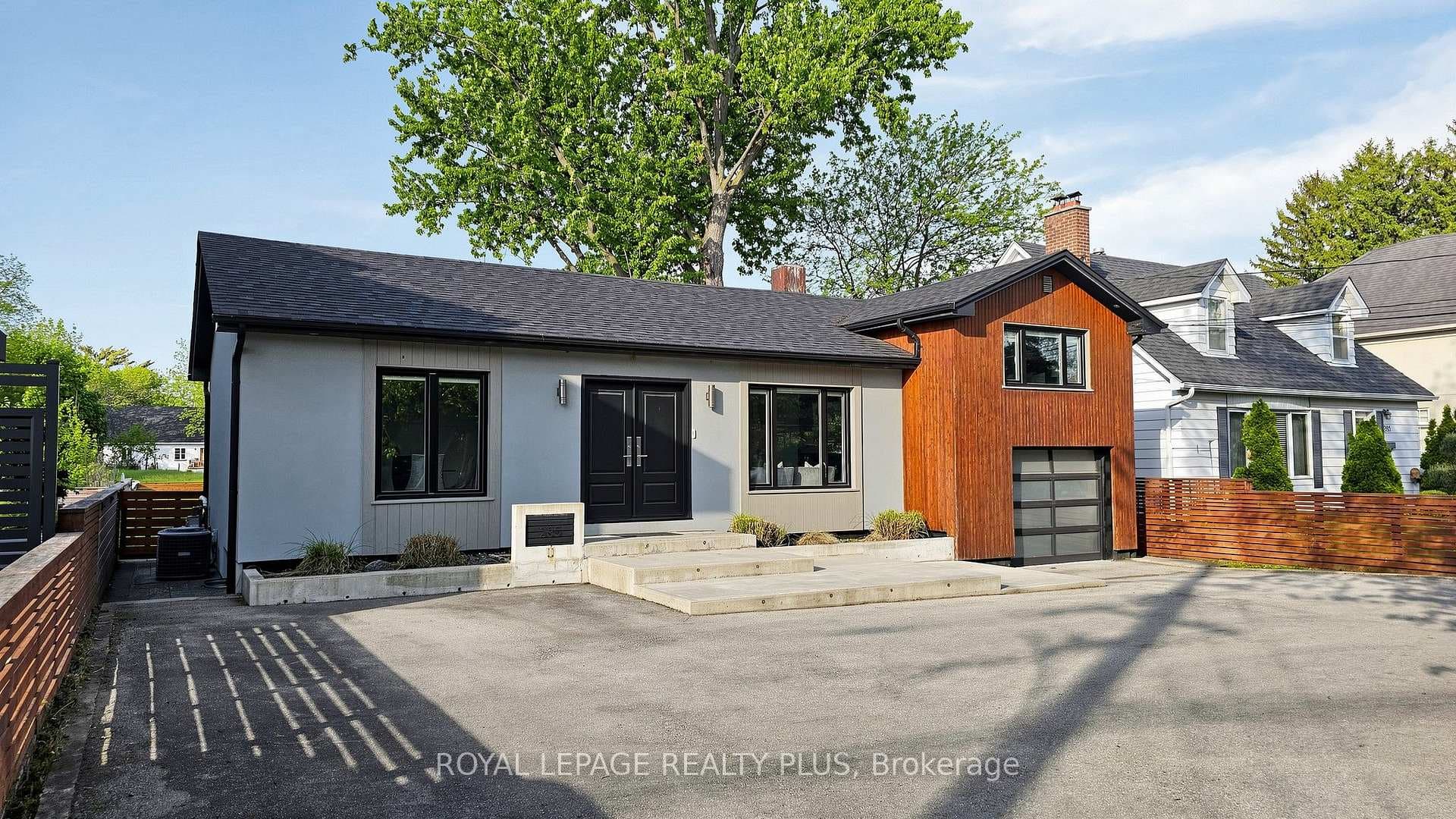285 Bronte Road, Oakville
