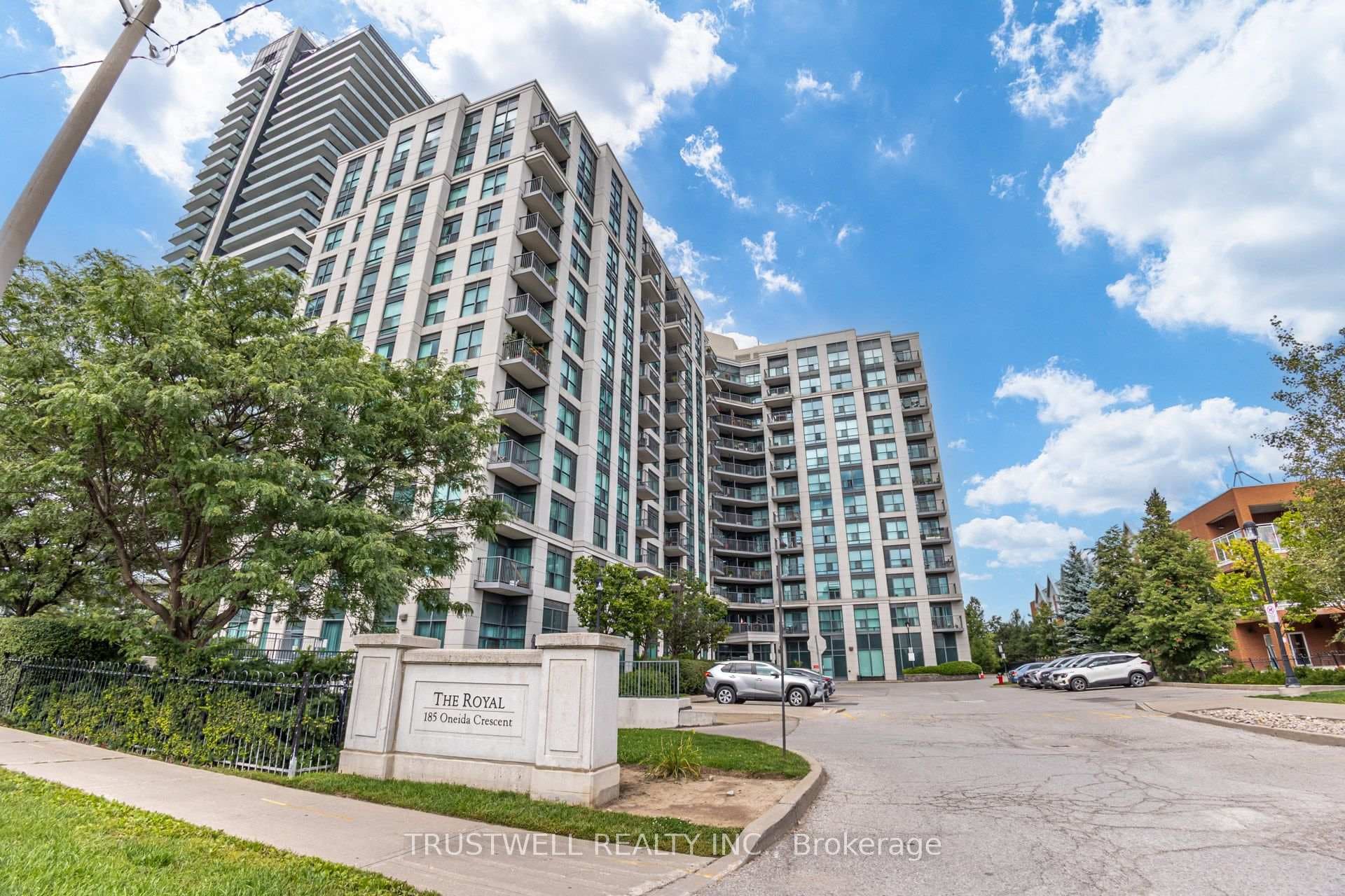 185 Oneida Crescent, Richmond Hill