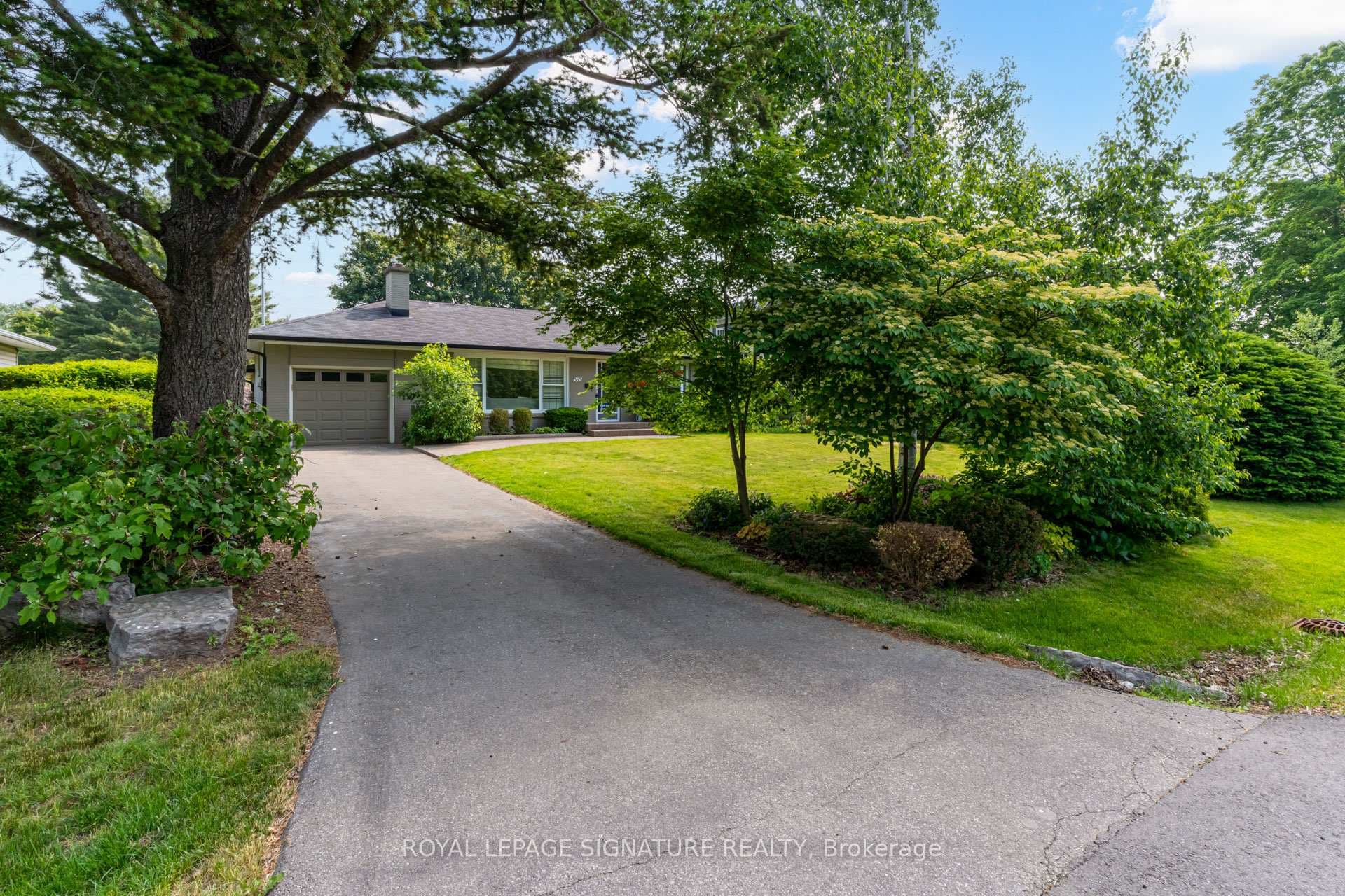383 Maplehurst Avenue, Oakville