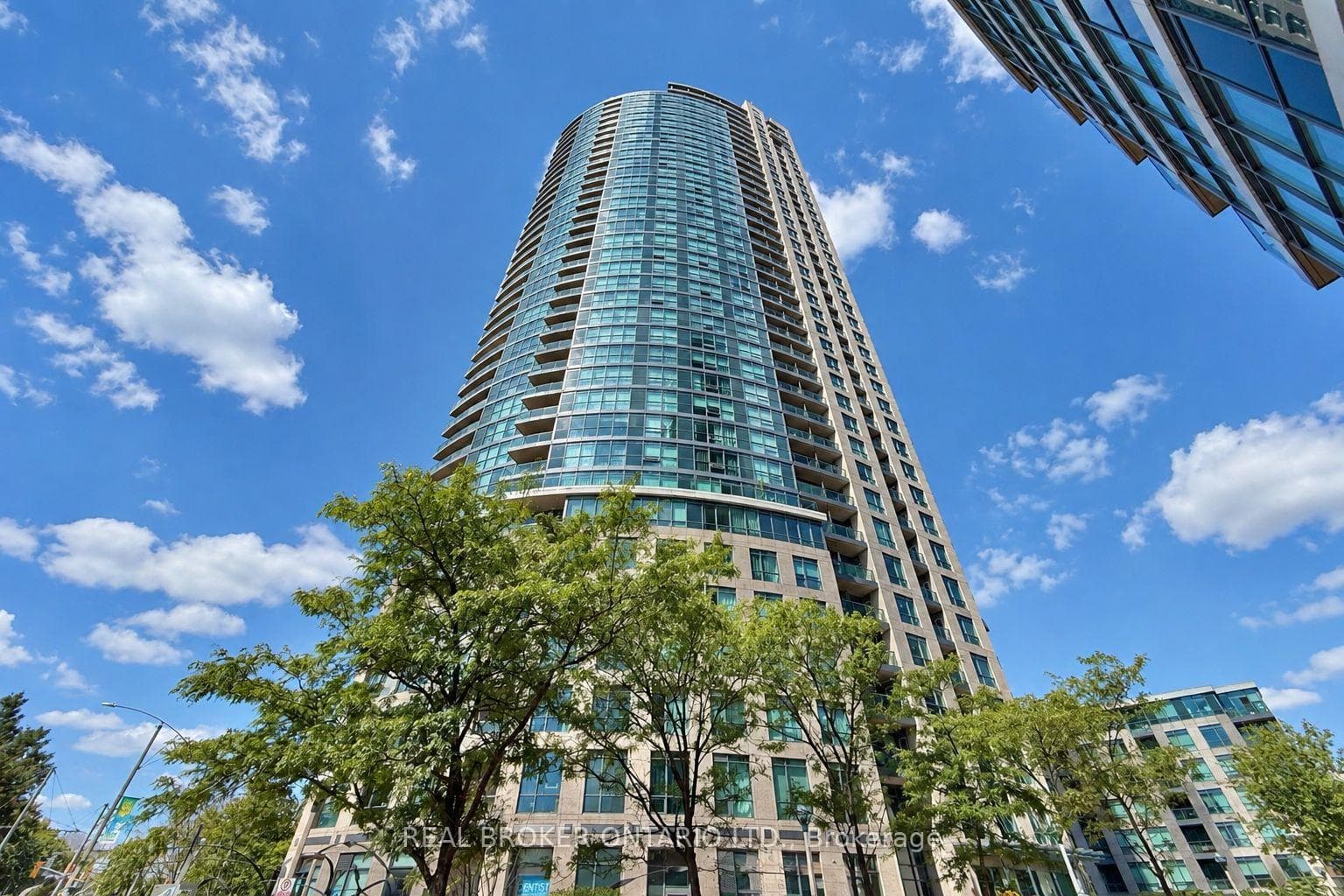219 Fort York Boulevard, Toronto