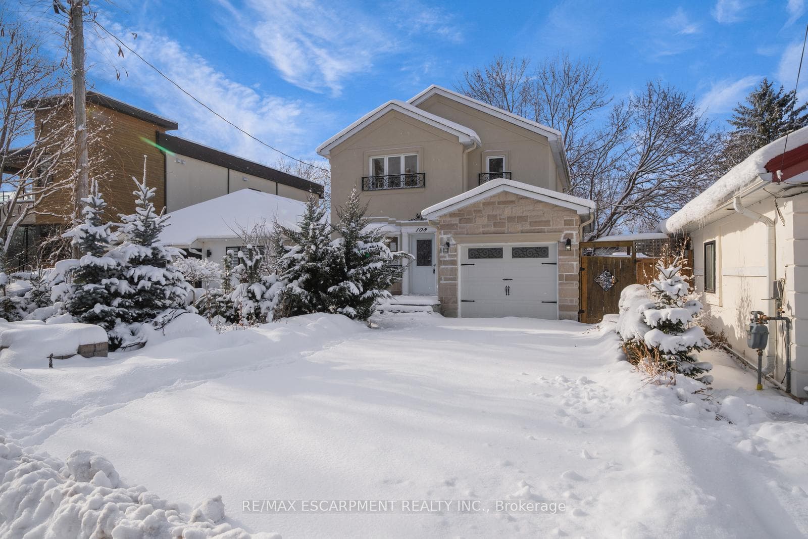 108 Olde Bayview Avenue, Richmond Hill
