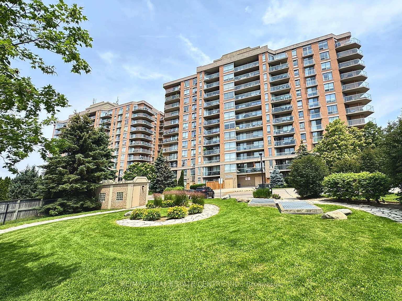 1140 parkwest Place, Mississauga