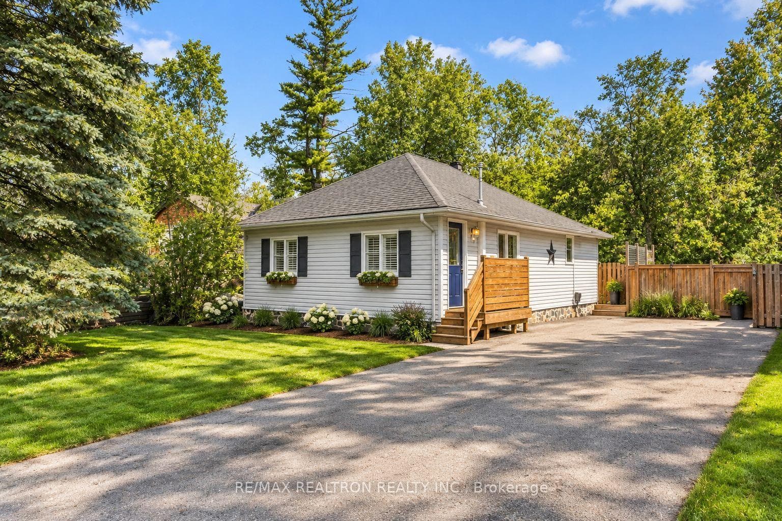1152 Stoney Point Road, Innisfil