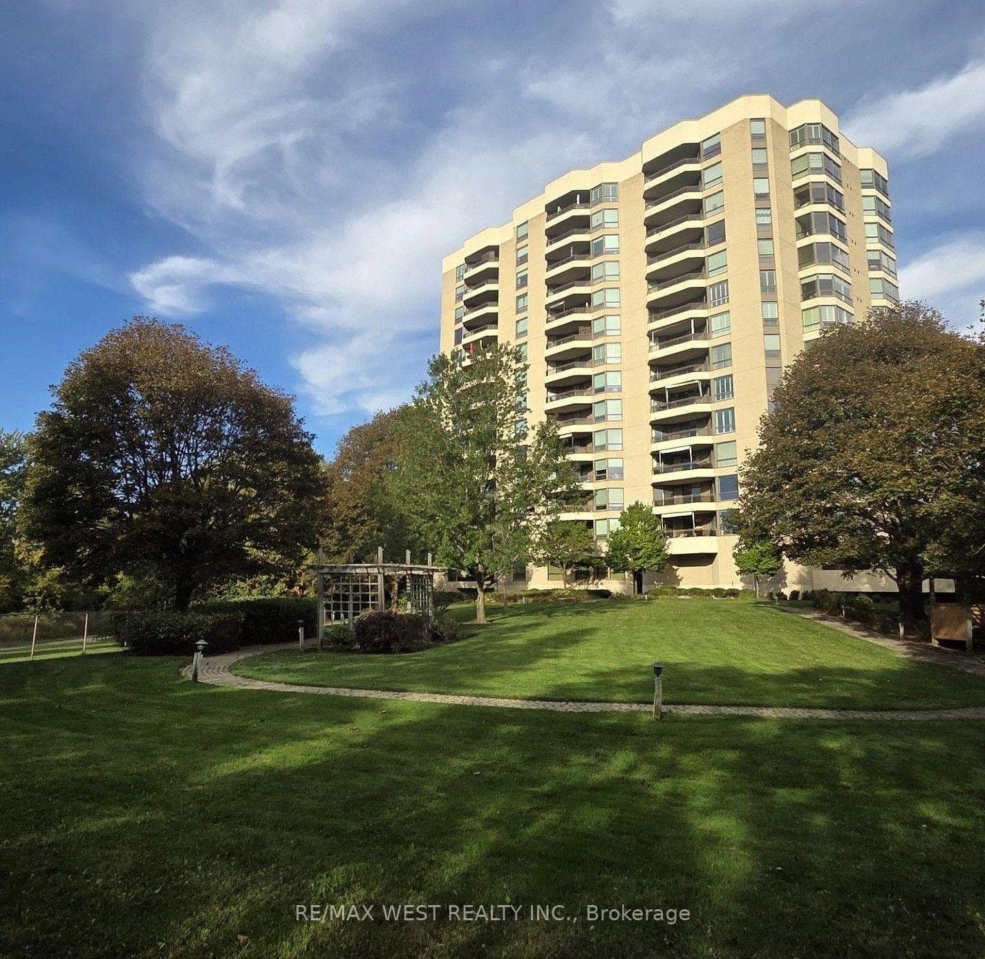 700 Wilson Road, Oshawa