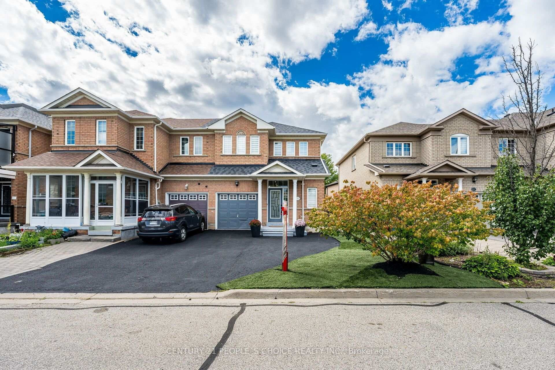 211 Wildberry Crescent, Vaughan