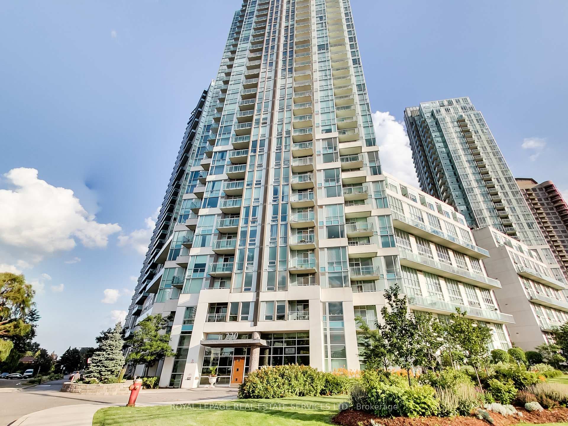 220 Burnhamthorpe Road, Mississauga