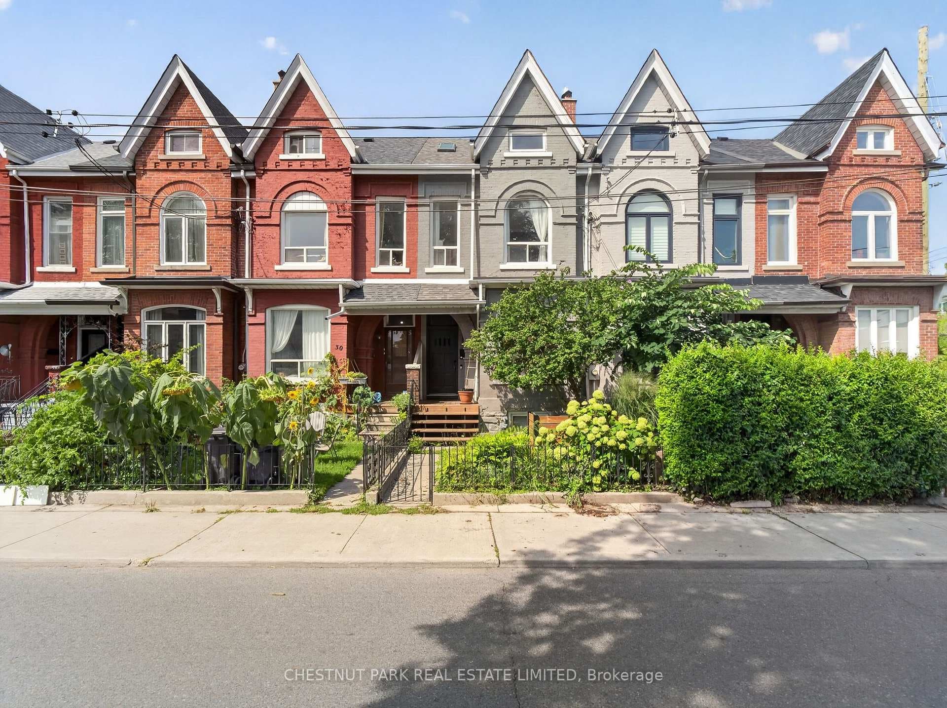 28 Robinson Street, Toronto