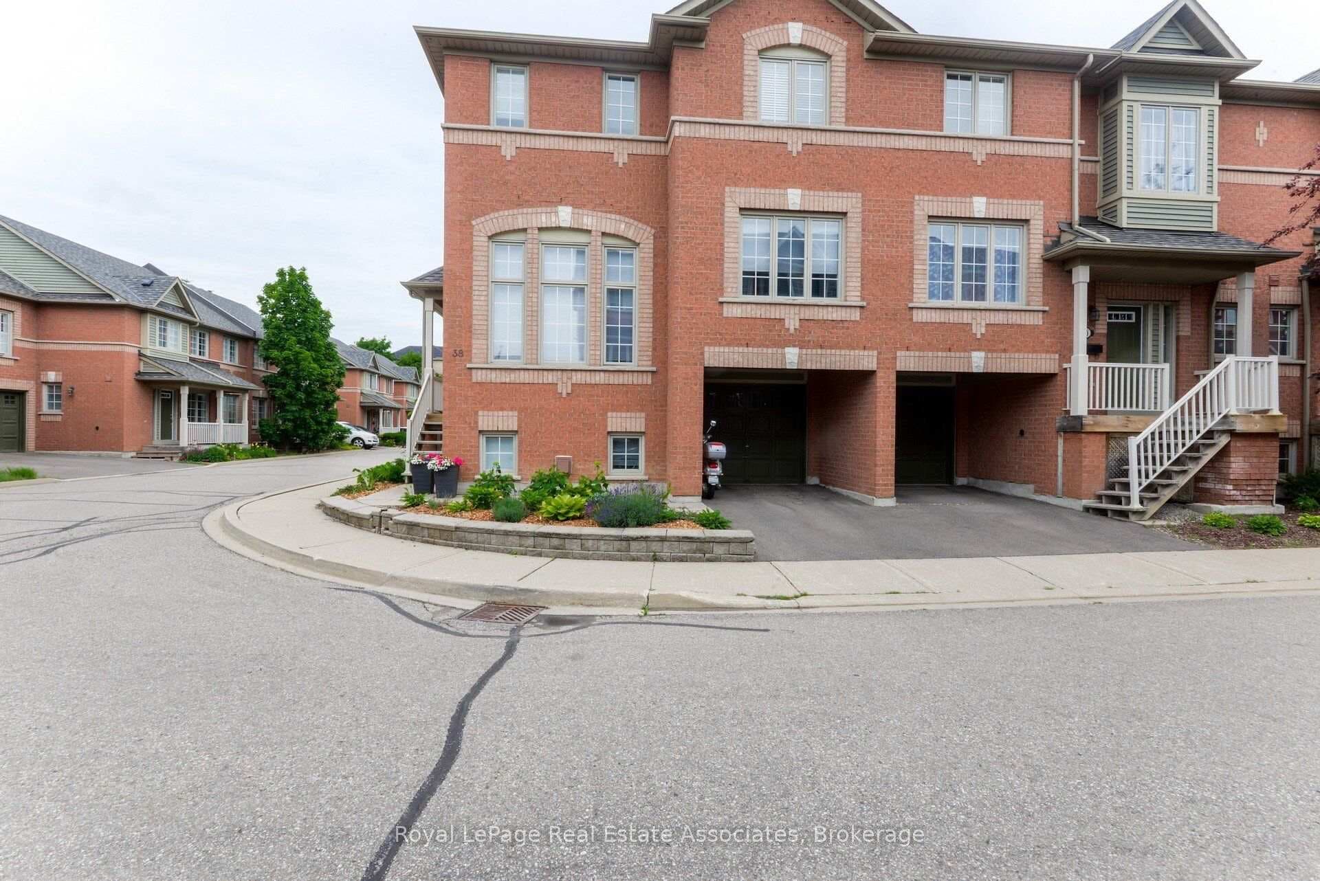 5031 East Mill Road, Mississauga