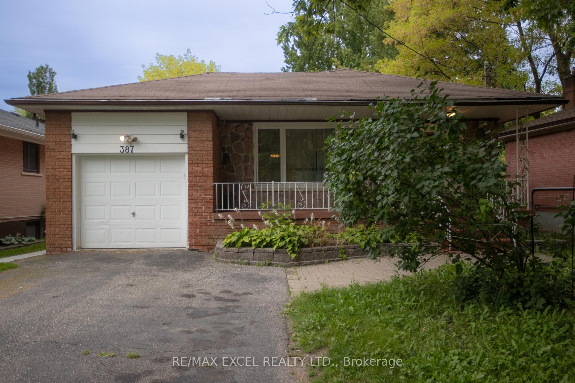 387 Crosby Avenue, Richmond Hill
