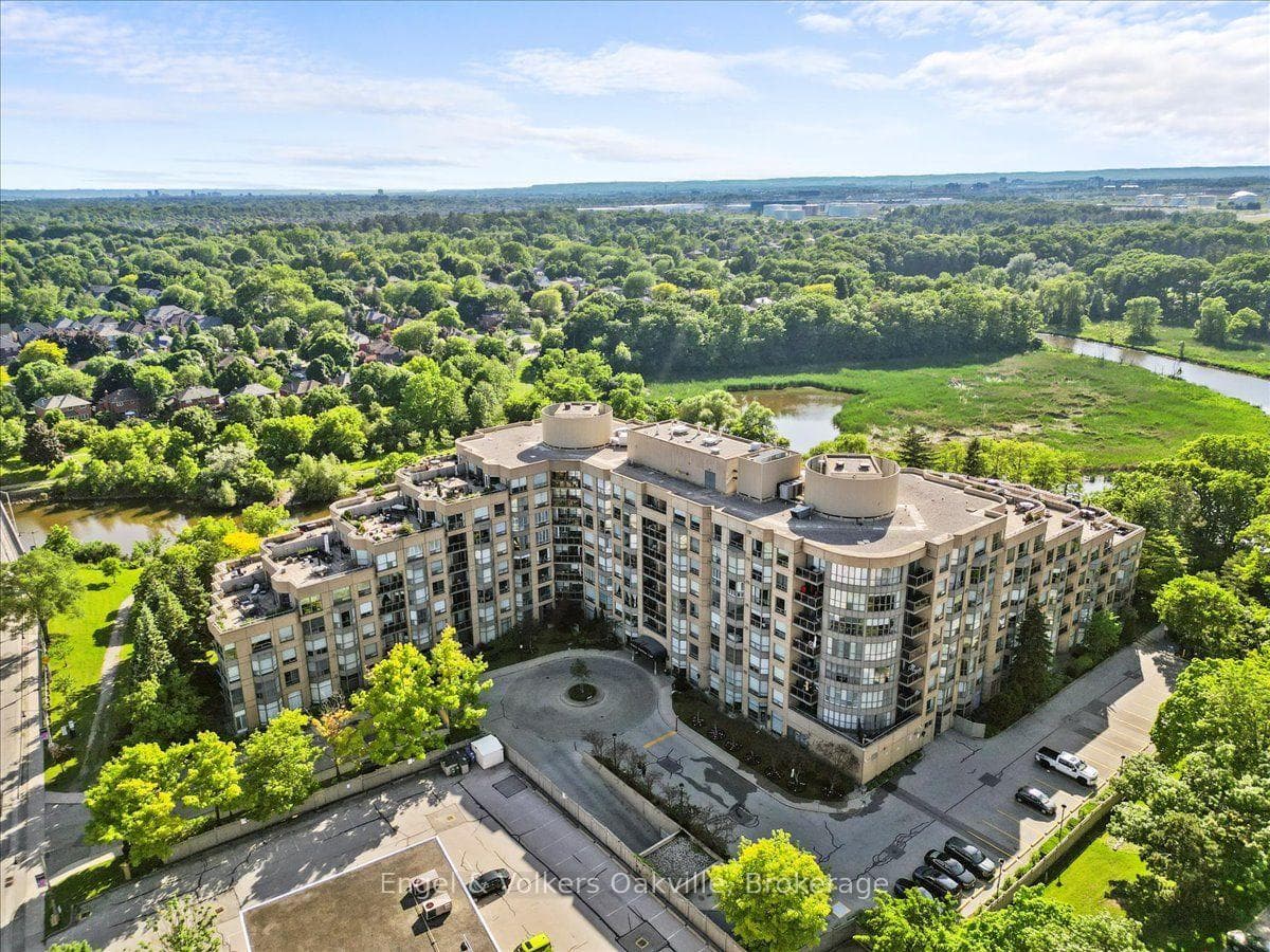 2511 Lakeshore Road, Oakville