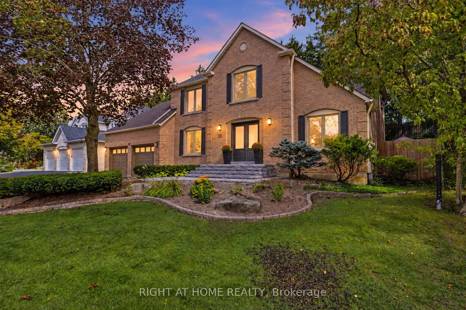 11 Harrowsmith Place, Richmond Hill