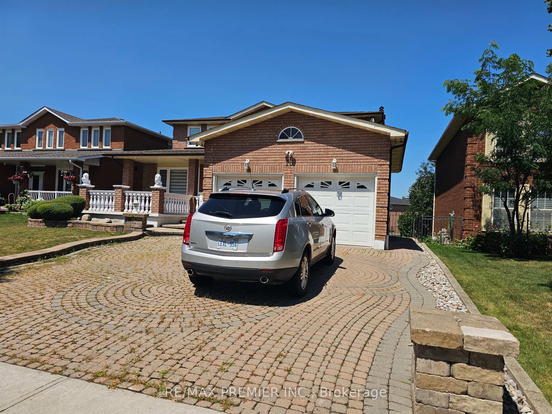 16 Vineyard Court, Vaughan
