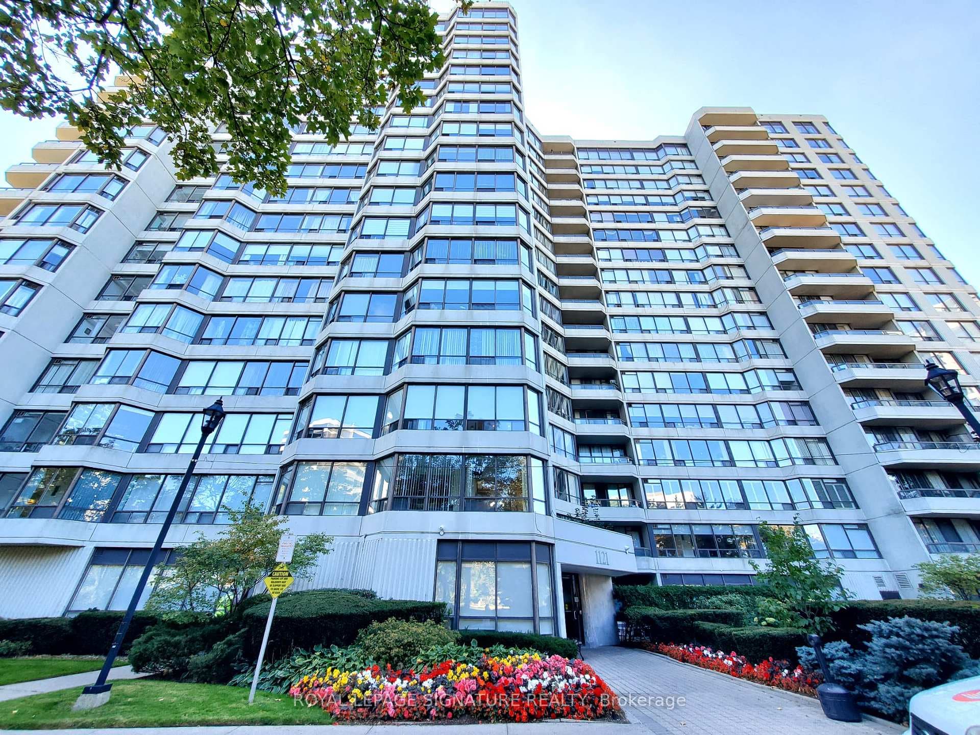 1121 Steeles Avenue, Toronto