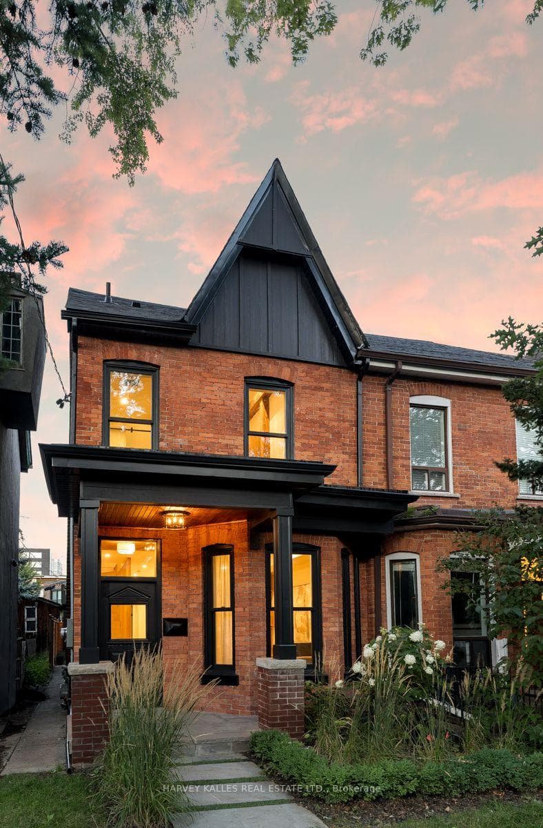 71 Robert Street, Toronto
