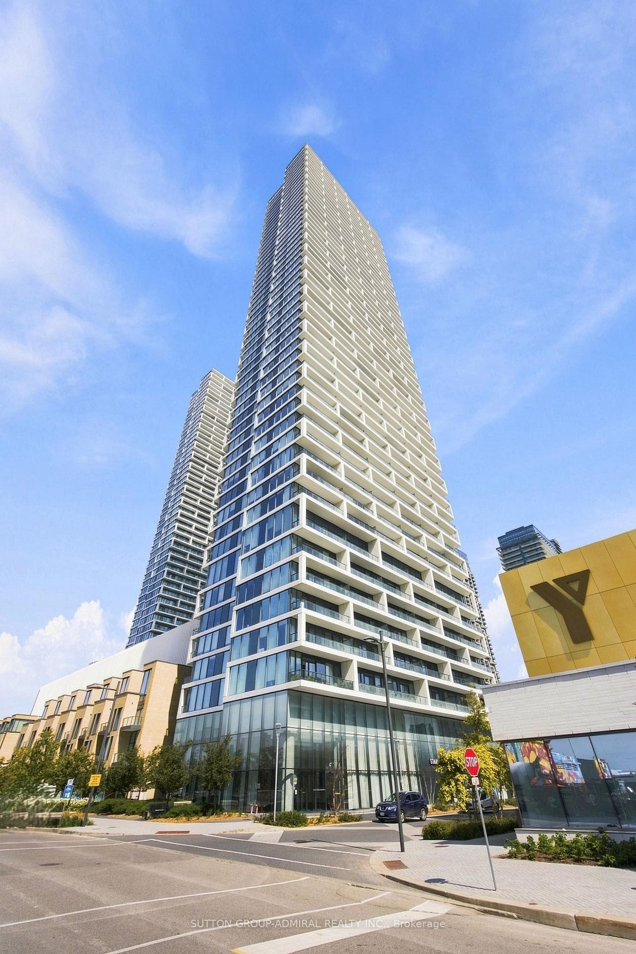 5 Buttermill Avenue, Vaughan