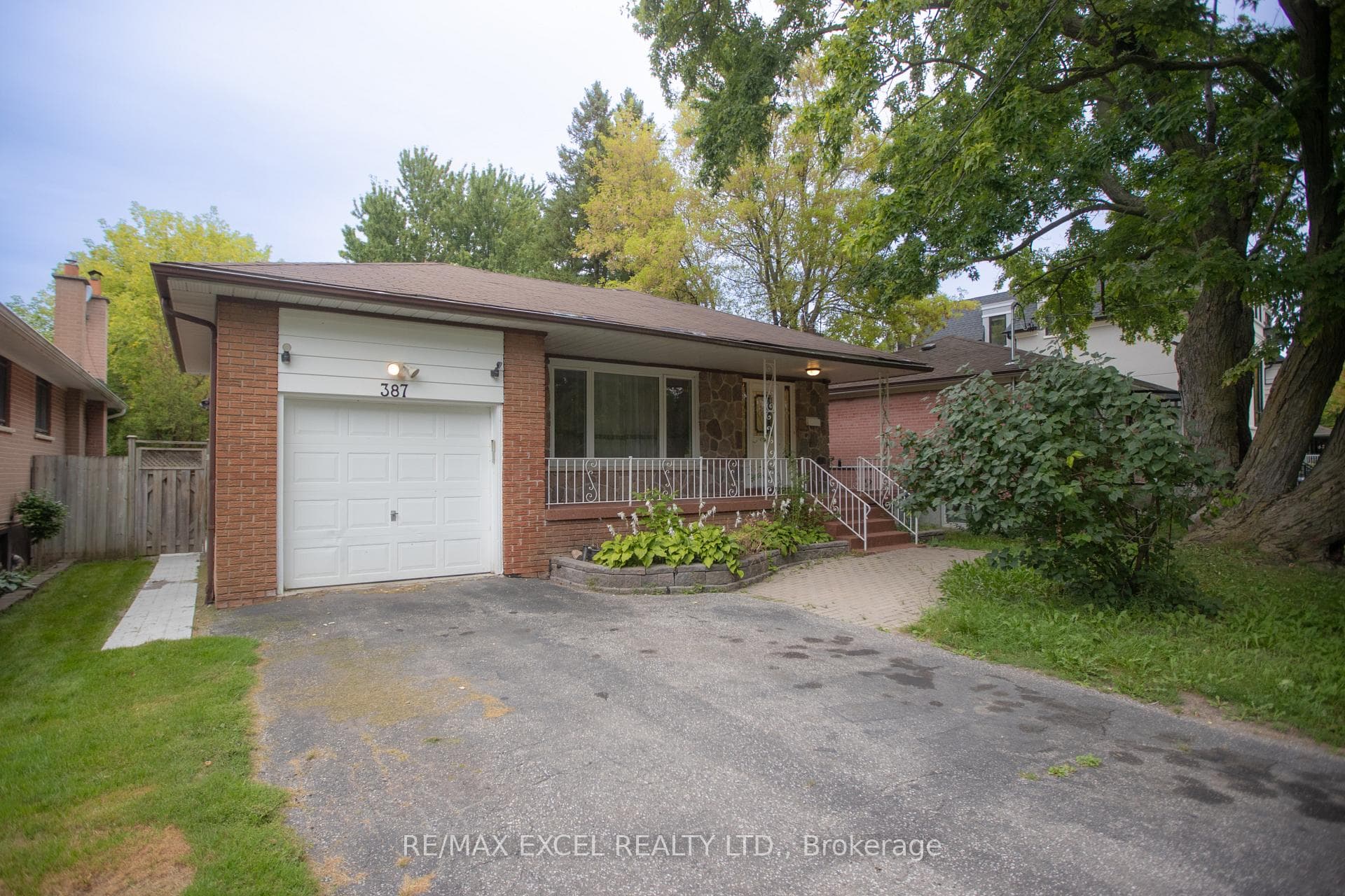387 Crosby Avenue, Richmond Hill