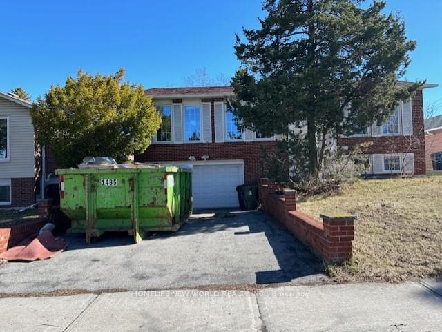 137 Cherokee Boulevard, Toronto