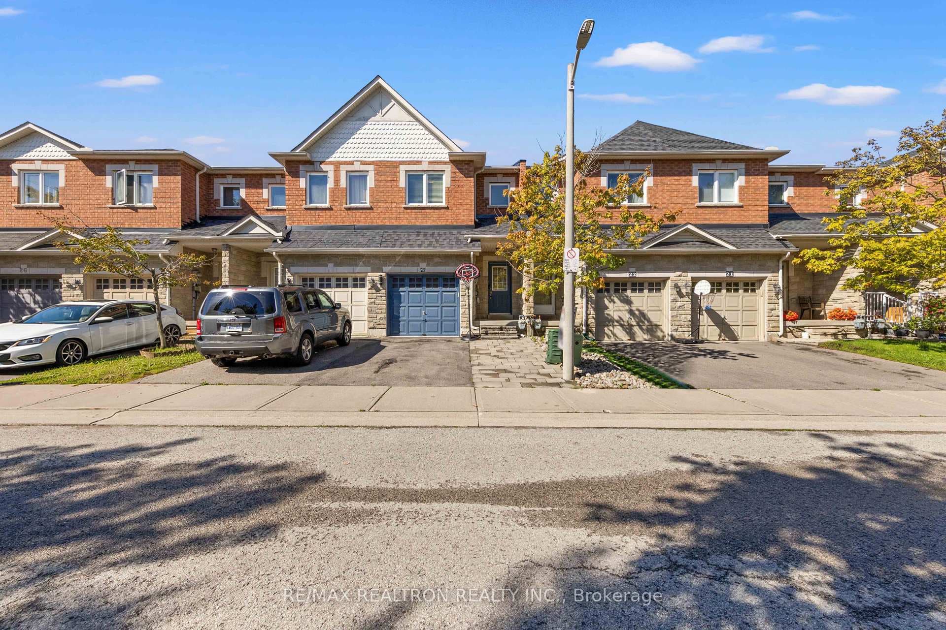 56 North Lake Road, Richmond Hill
