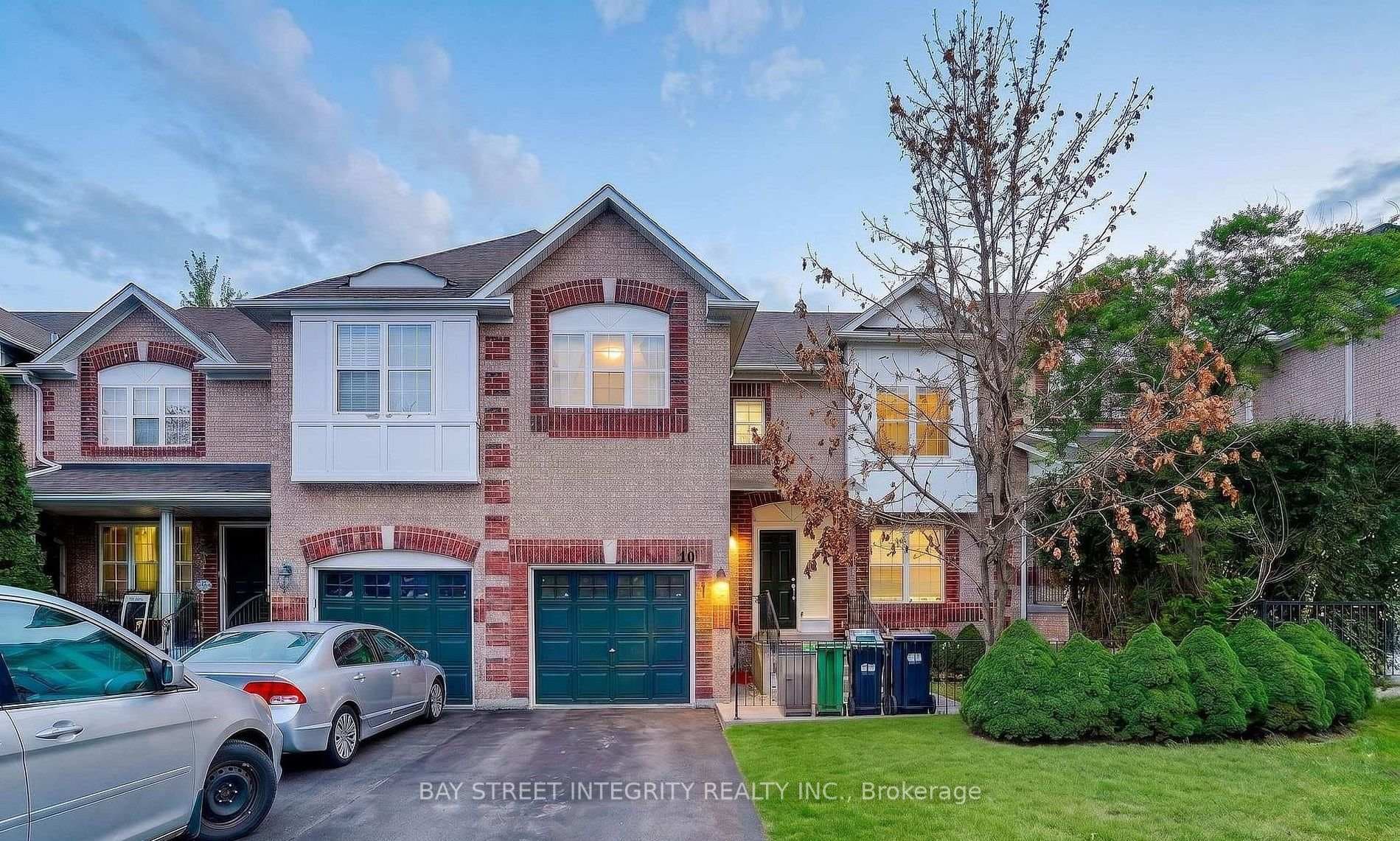Upper 199 Hillcrest Avenue, Mississauga