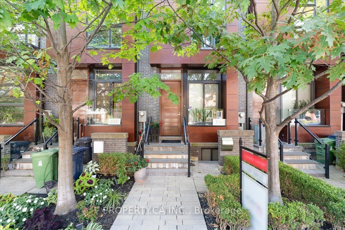 244 Manning Avenue, Toronto