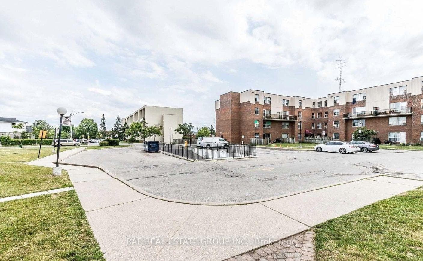 1055B Forestwood Drive, Mississauga