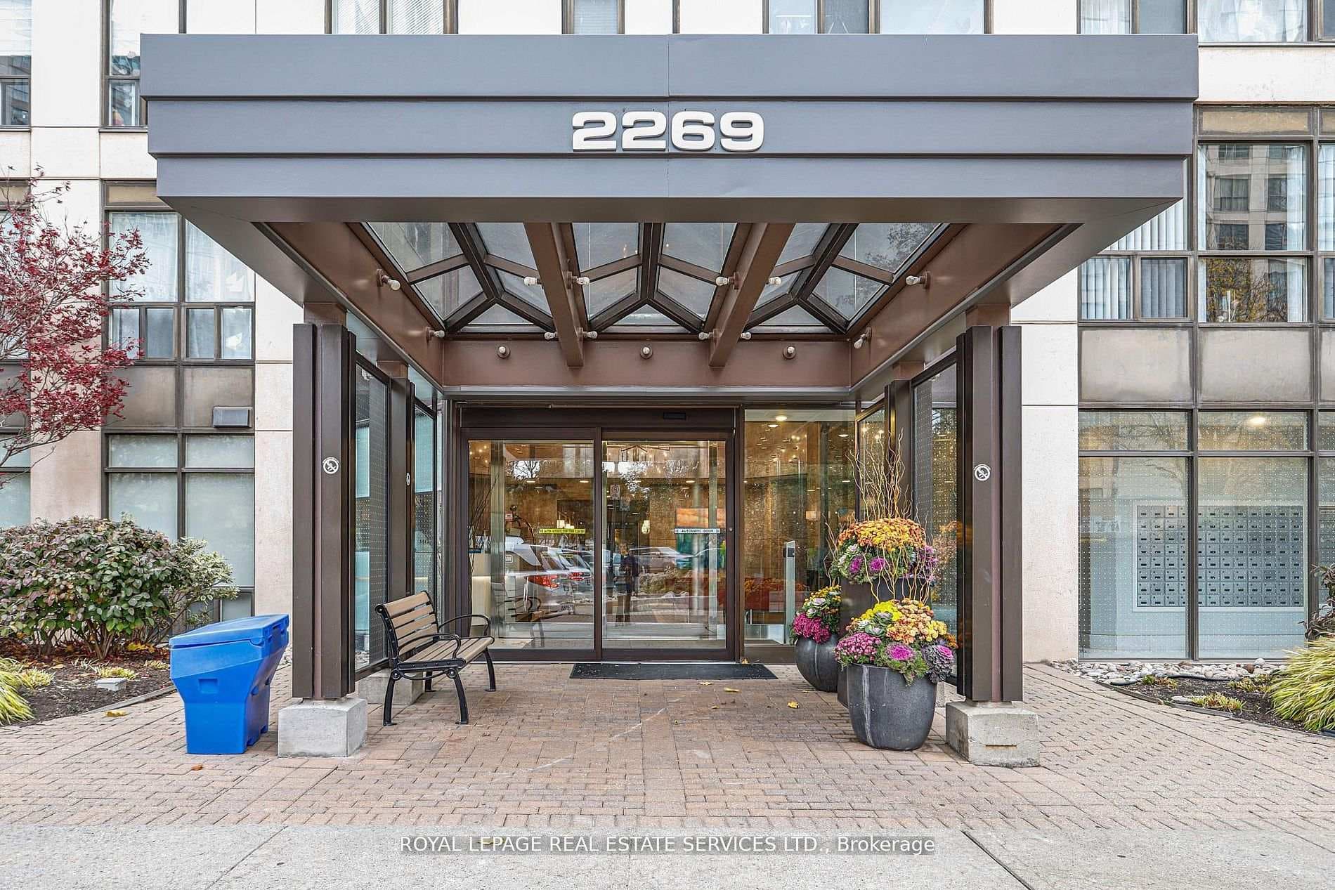 2269 Lake Shore Boulevard, Toronto